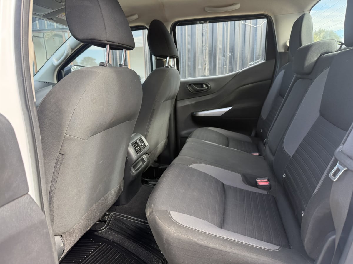 2022 Nissan Navara 4x4 - Miniatura 10
