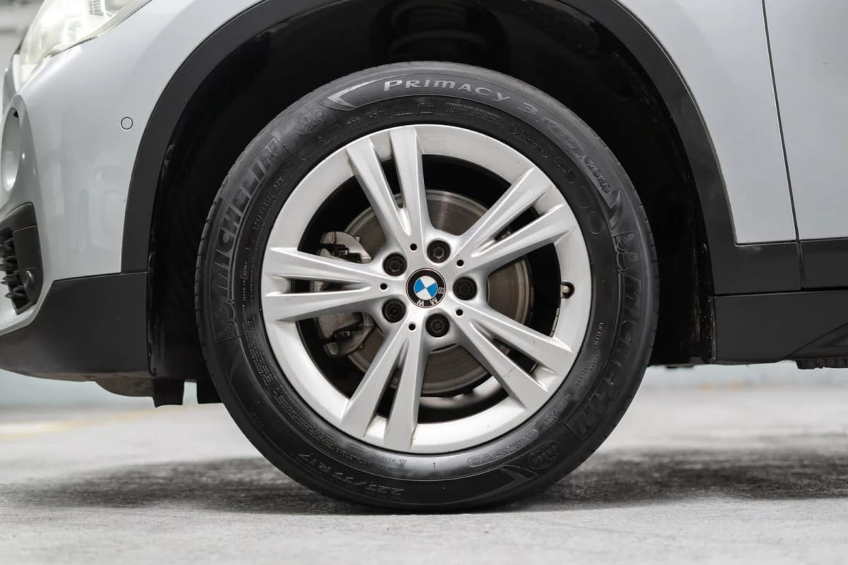 2018 BMW X1 SDRIVE Plata - Miniatura 2
