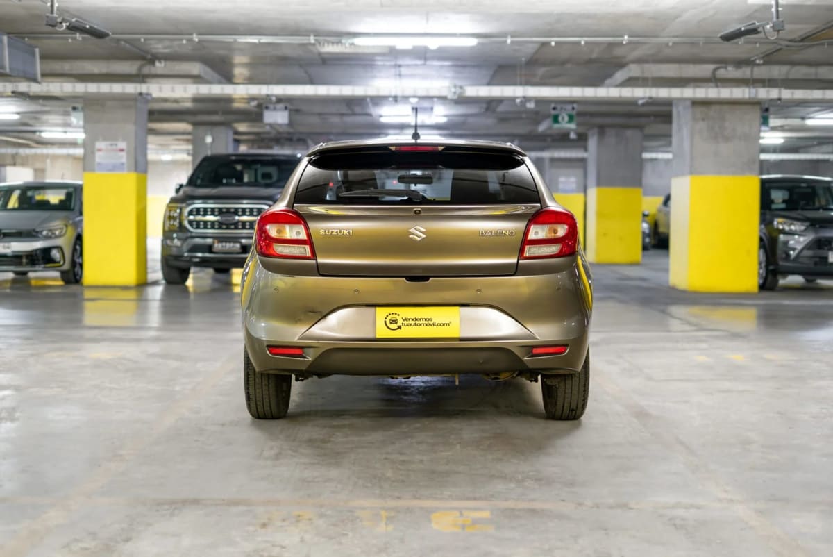 2022 Suzuki Baleno 1.4 Gris - Miniatura 5