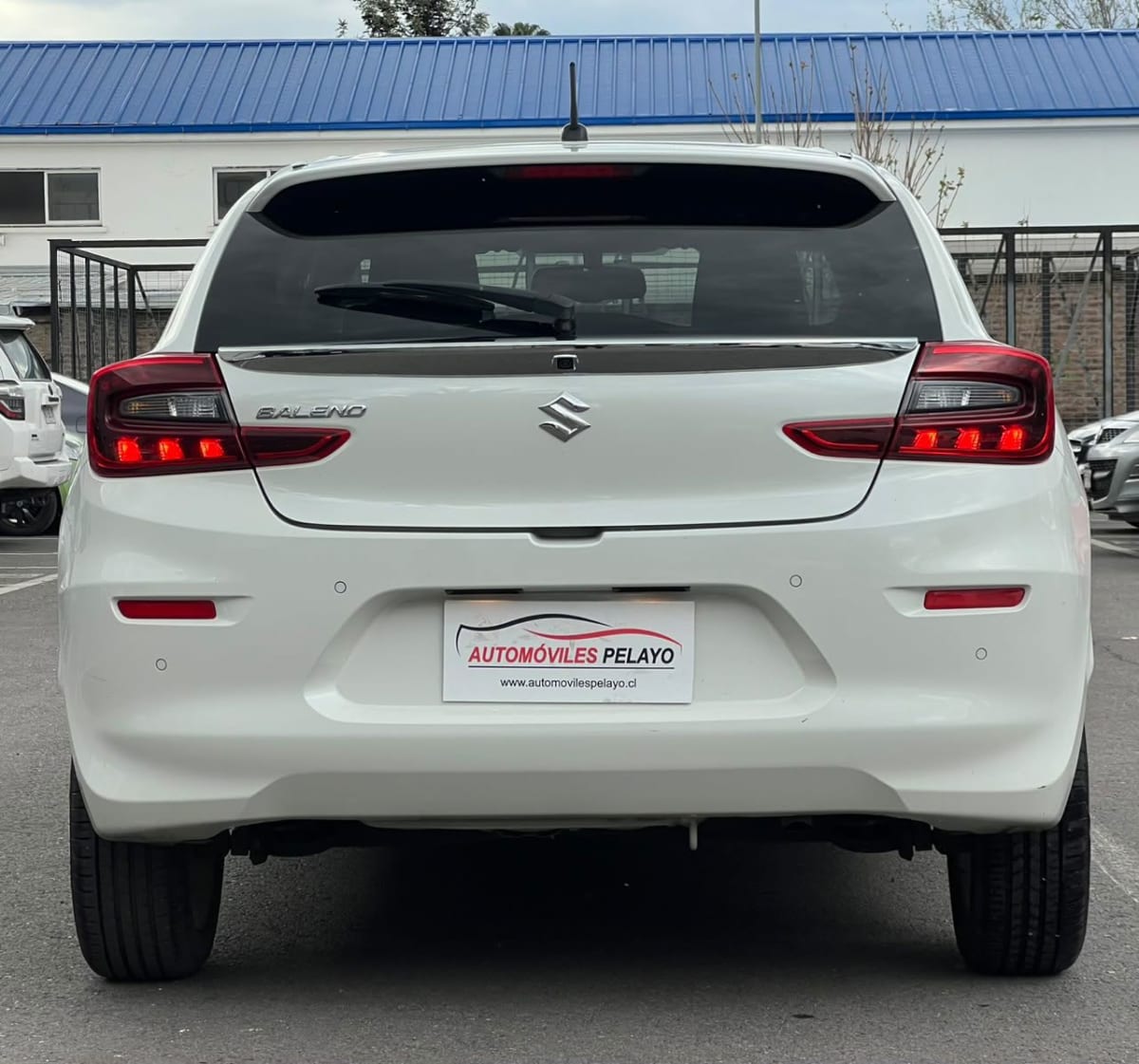 2025 Suzuki Baleno GLX Blanco - Miniatura 5
