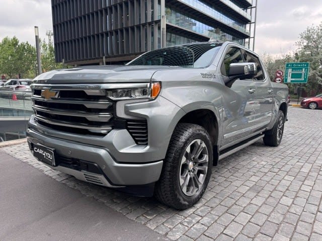 2026 Chevrolet SILVERADO HIGHCOUNTRY Plata - Imagen 1