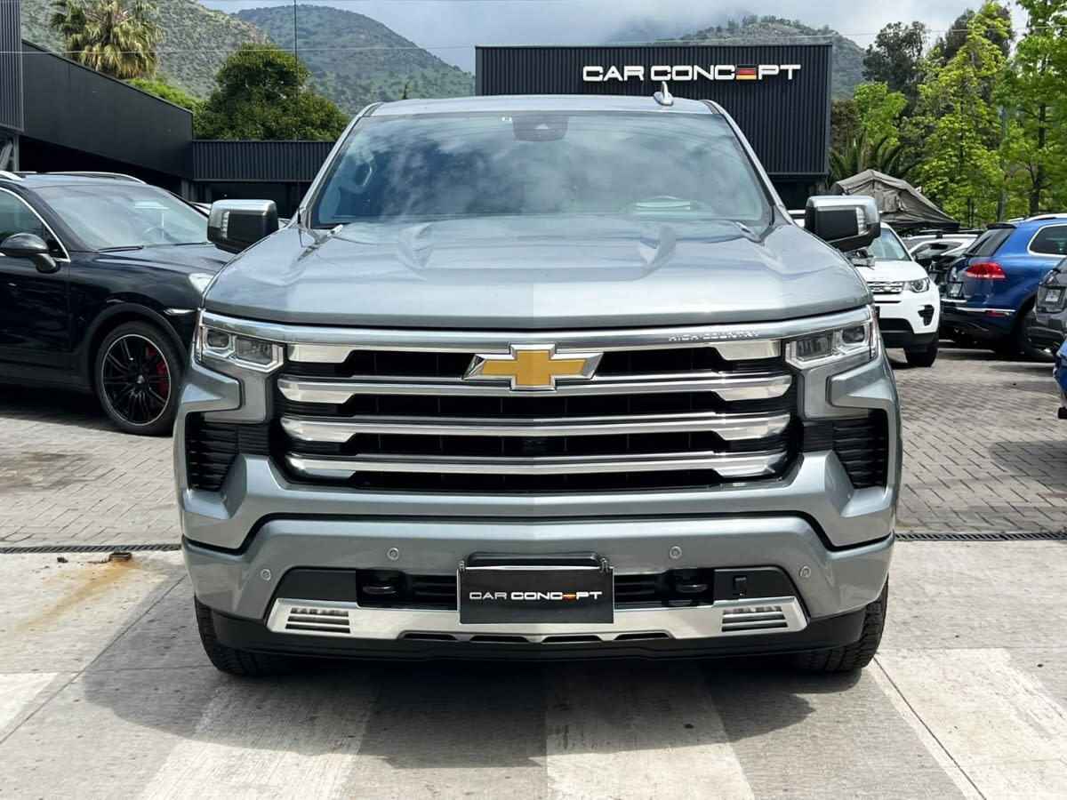 2024 Chevrolet SILVERADO HIGH Gris - Miniatura 2