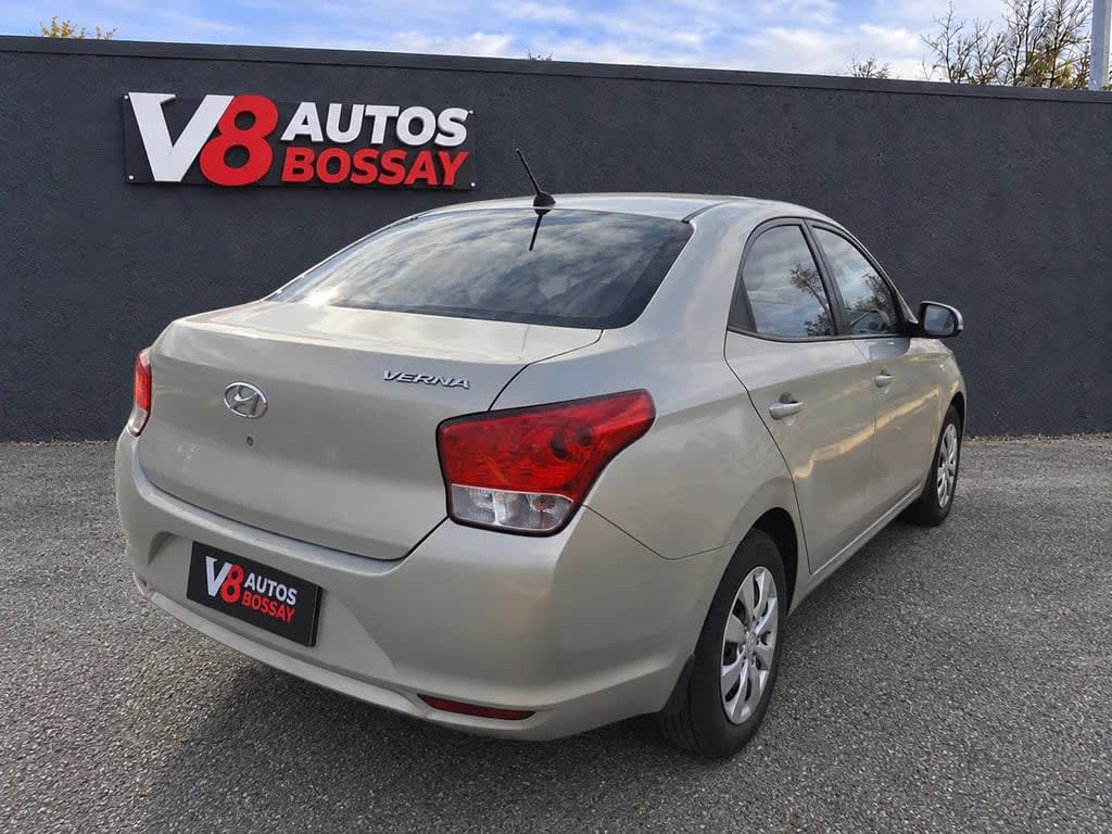 2021 Hyundai Verna CB Plata - Miniatura 2