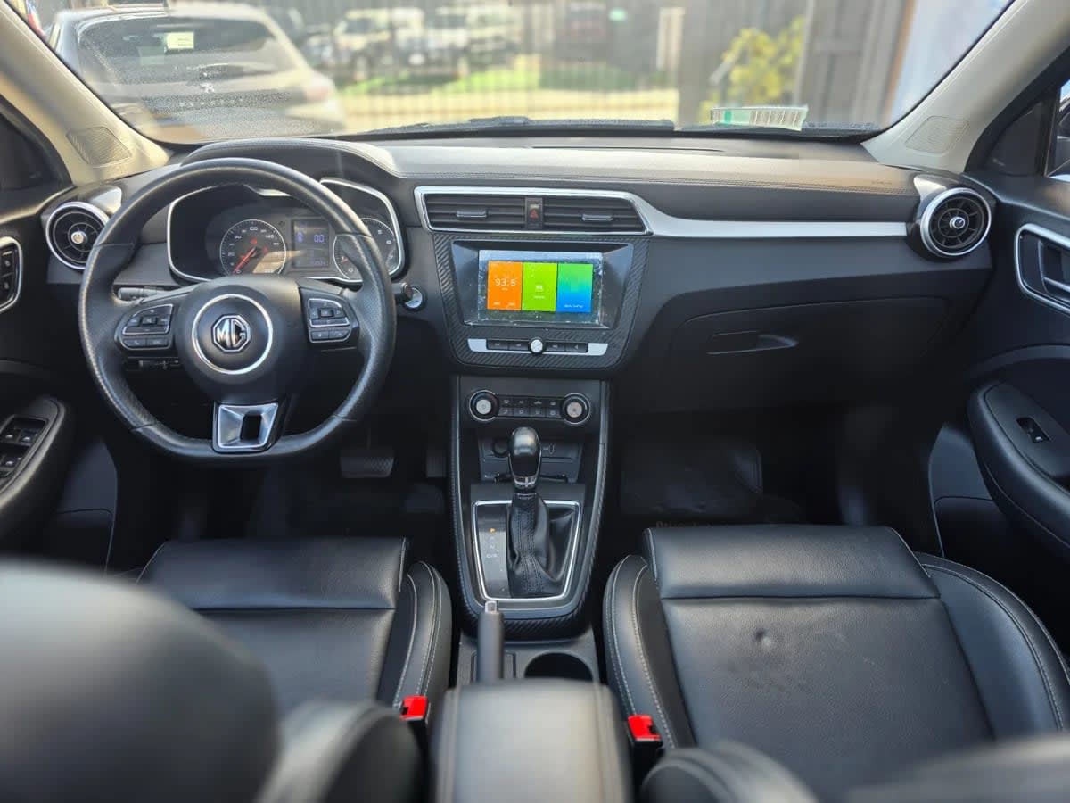 2021 MG ZS 1.5 Negro - Miniatura 8