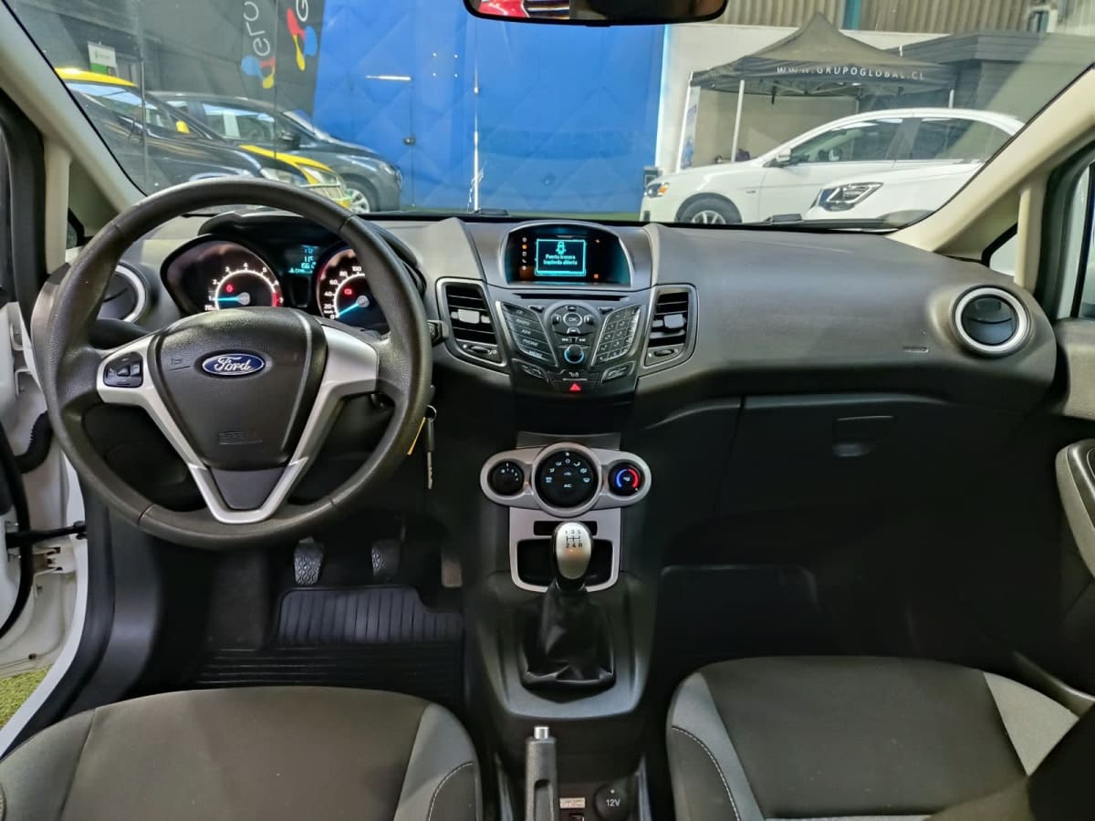 2019 Ford Fiesta 1.6 Blanco - Miniatura 9