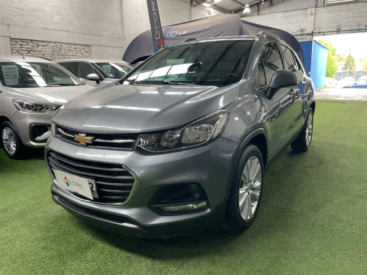 2020 Chevrolet Tracker FWD 1.8 Gris - Imagen 1