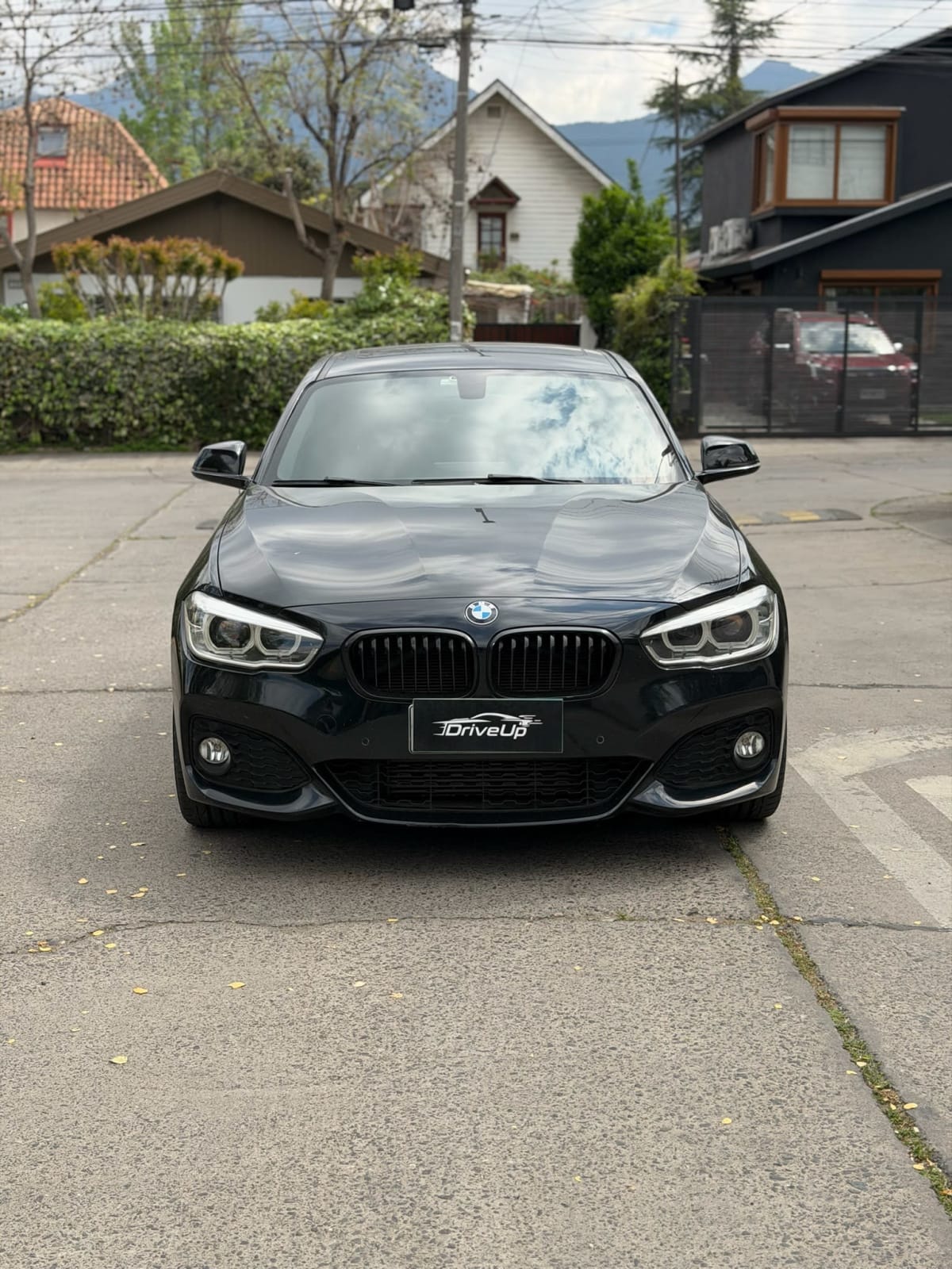 2016 BMW 120I 1.6T - Miniatura 8