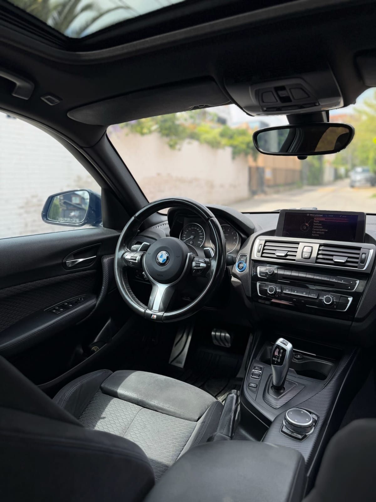 2016 BMW 120I 1.6T - Miniatura 9