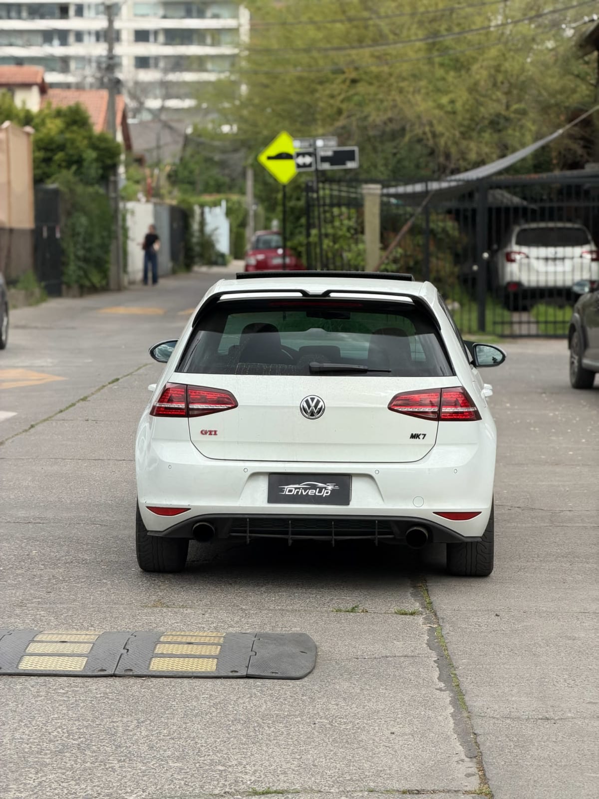 2016 Volkswagen Golf GTI - Miniatura 4