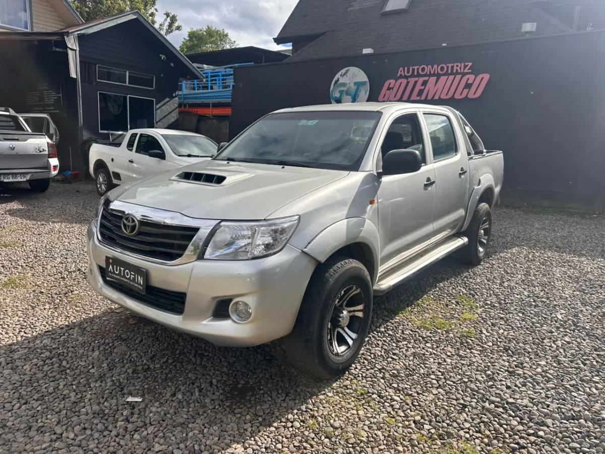 2022 Toyota HILUX BIGHORN - Imagen 1