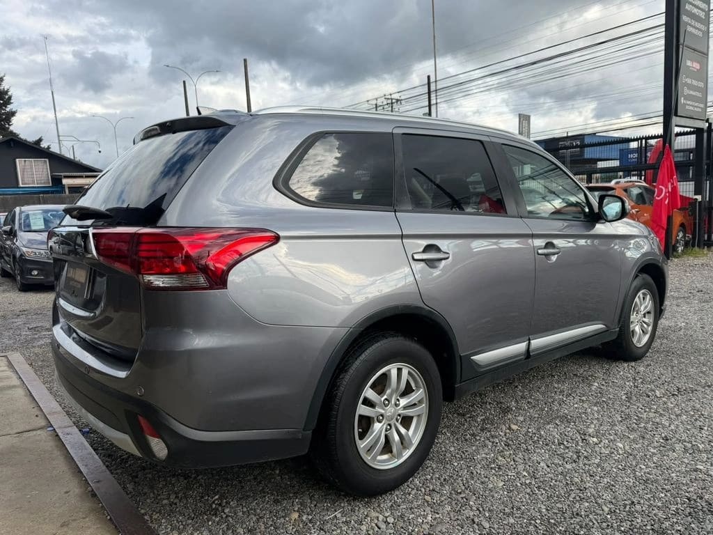 2015 Mitsubishi Outlander 2.0 - Miniatura 4