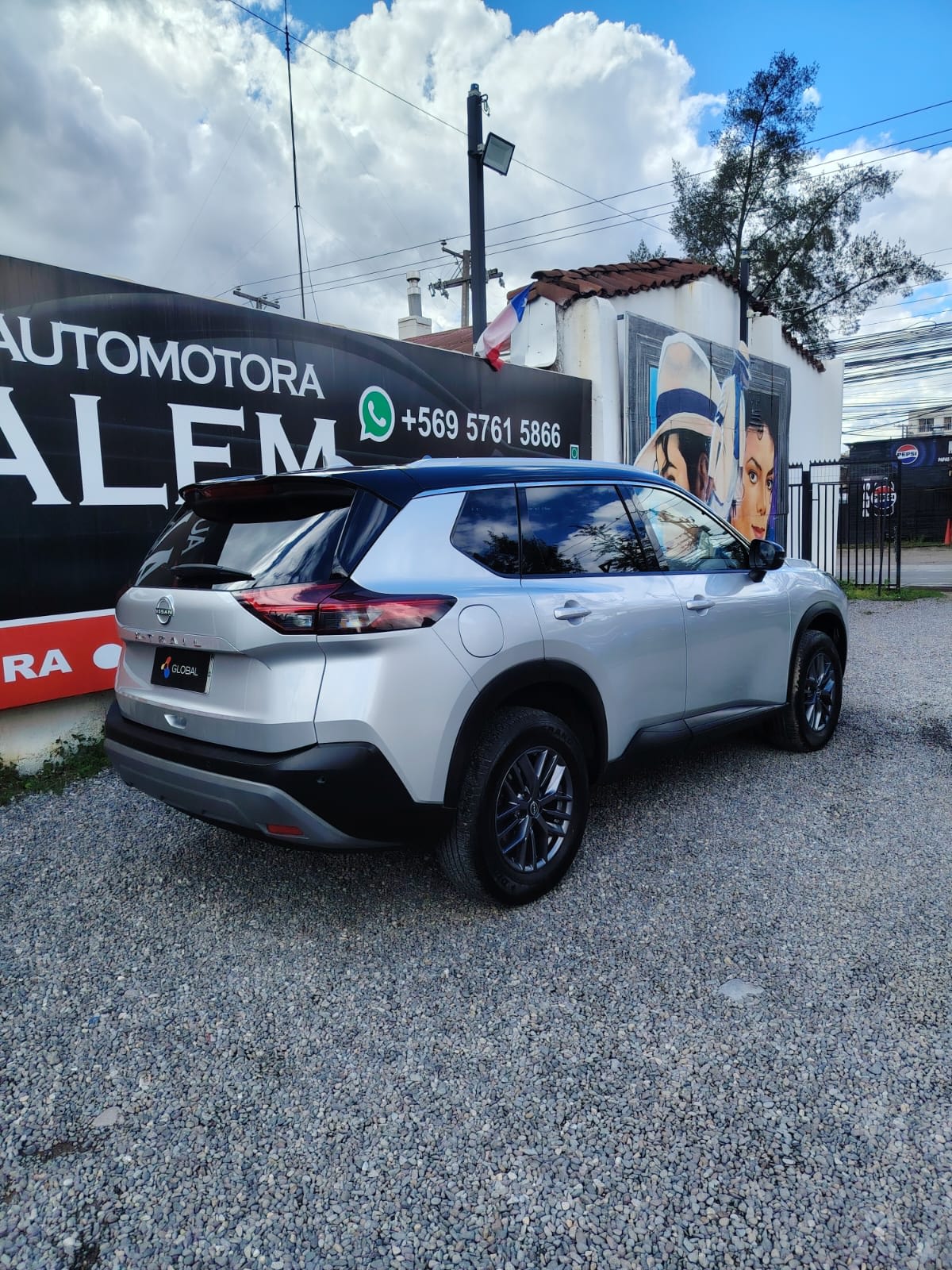 2026 Nissan XTRAIL Gris - Miniatura 5