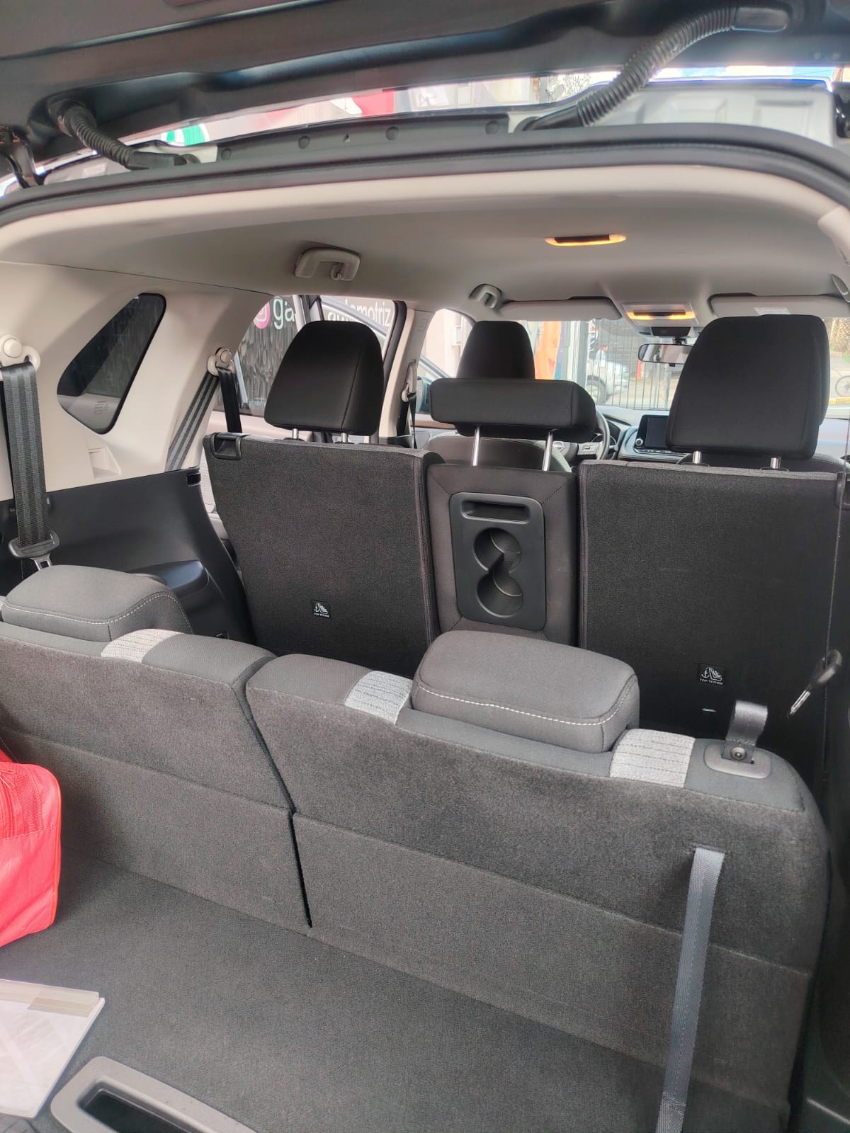 2026 Nissan XTRAIL Gris - Miniatura 10