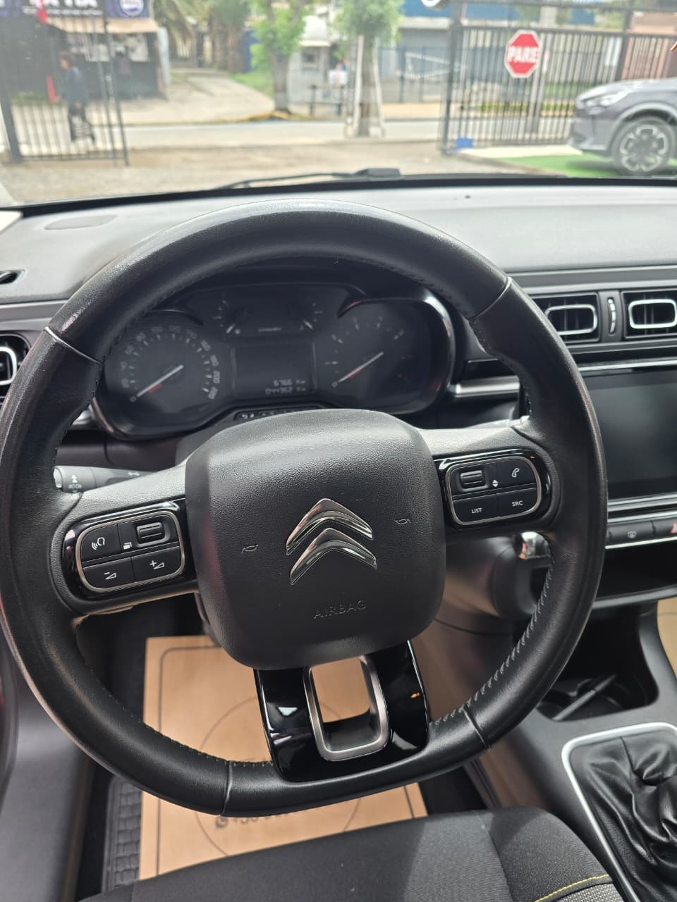 2023 Citroën C3 Gris - Miniatura 7