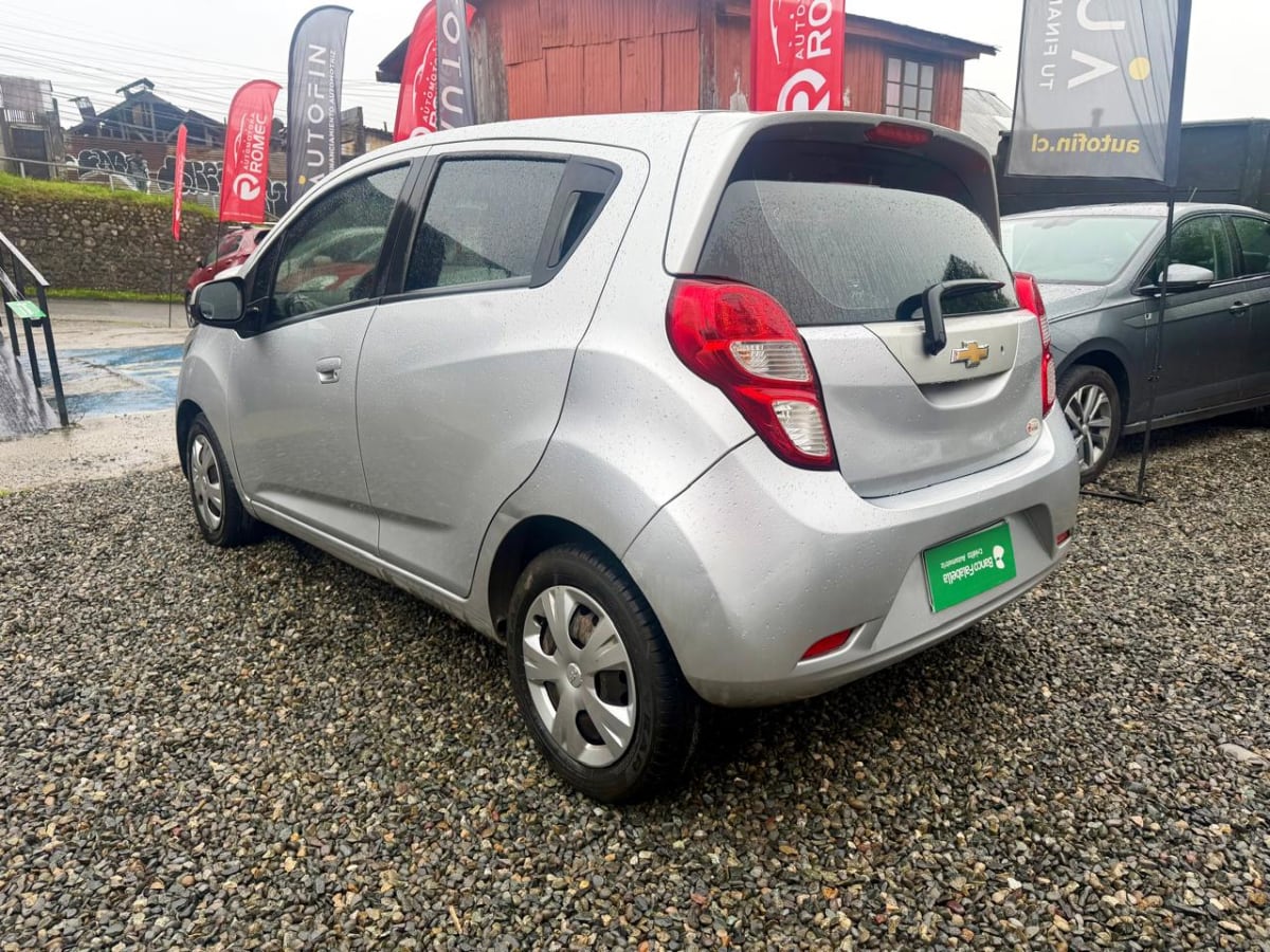 2020 Chevrolet Spark GT - Miniatura 8