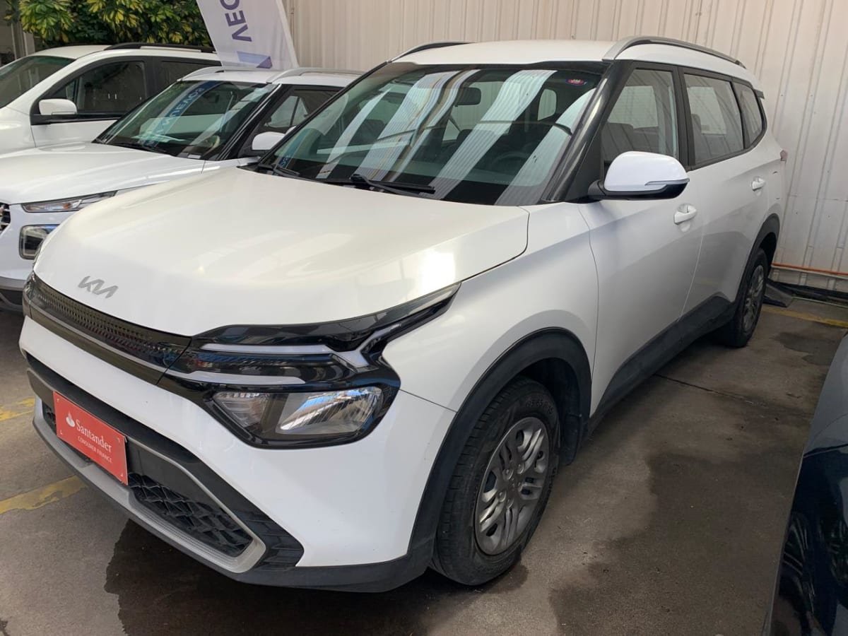 2023 KIA CARENS LX Blanco - Imagen 1