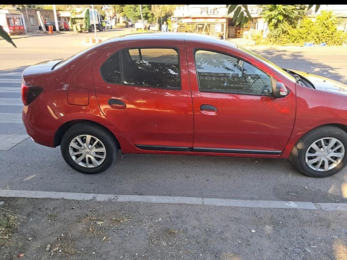 2018 Renault Symbol 1.6 Rojo - Miniatura 8