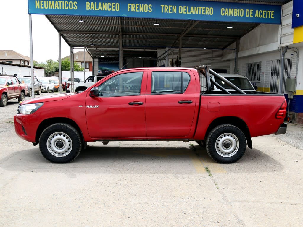 2022 Toyota Hilux PICKUP - Miniatura 5
