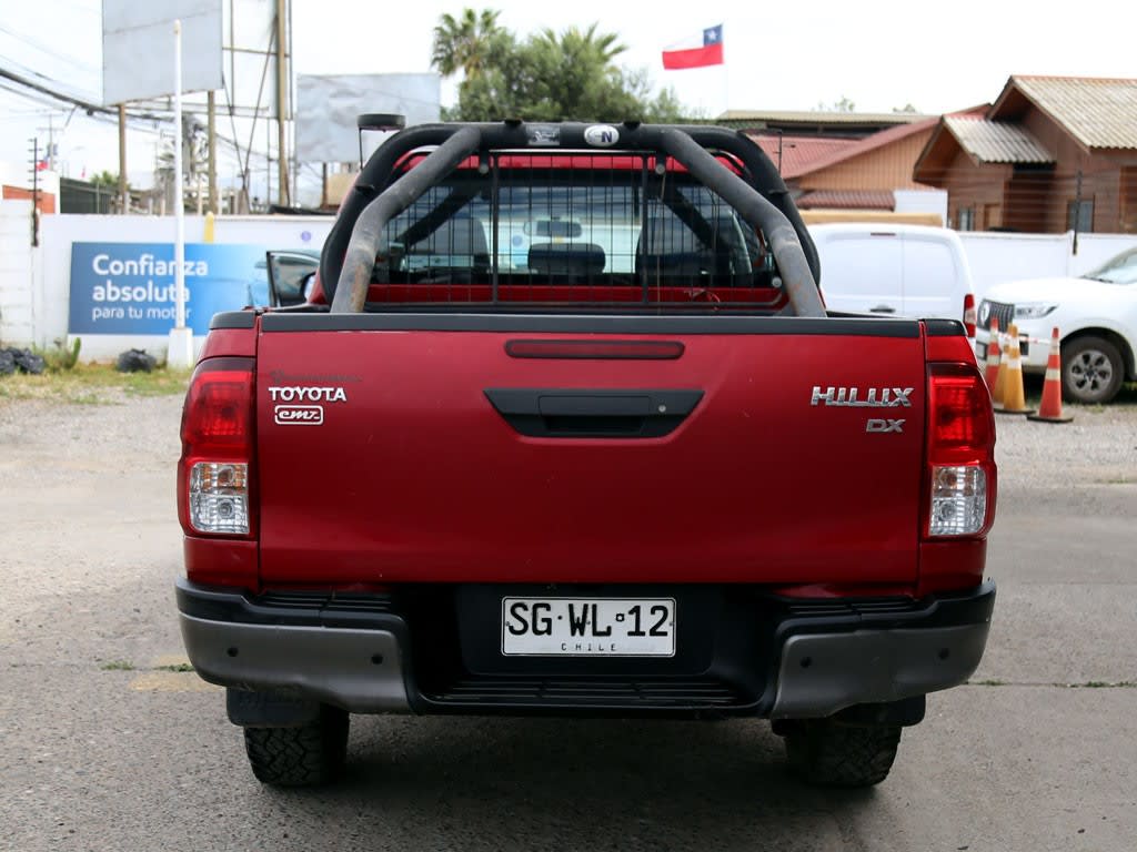 2022 Toyota Hilux 2.4 - Miniatura 7