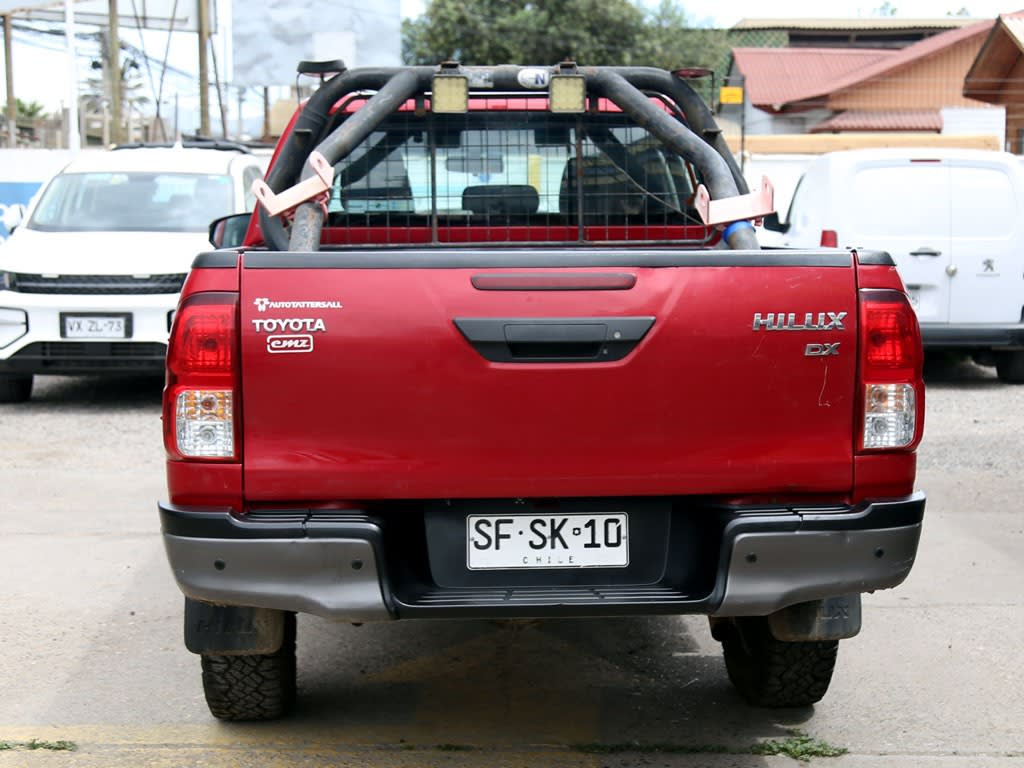 2022 Toyota Hilux PICKUP - Miniatura 7