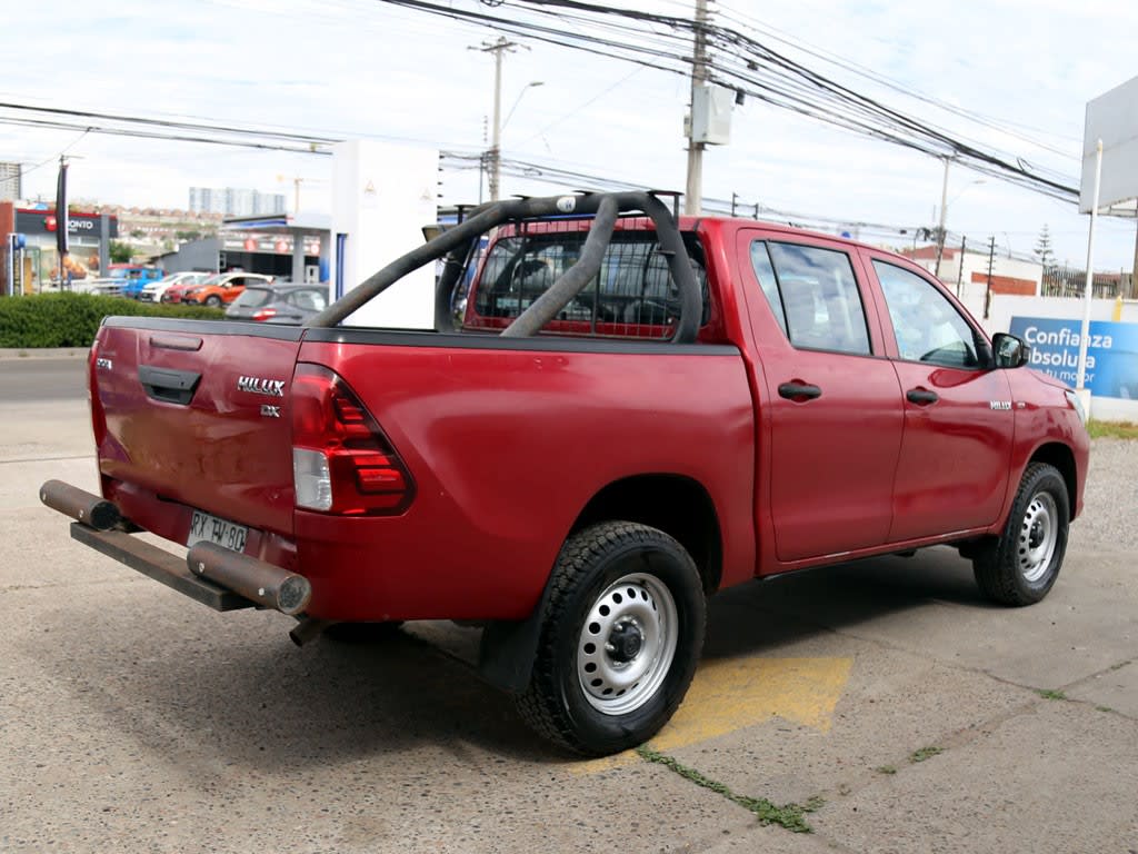 2022 Toyota Hilux - Miniatura 6
