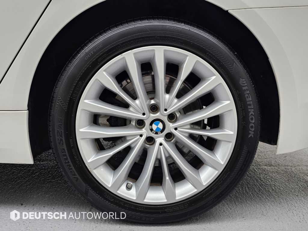 2020 BMW Serie 5 5 Series Ref 428707 Diesel - Miniatura 5