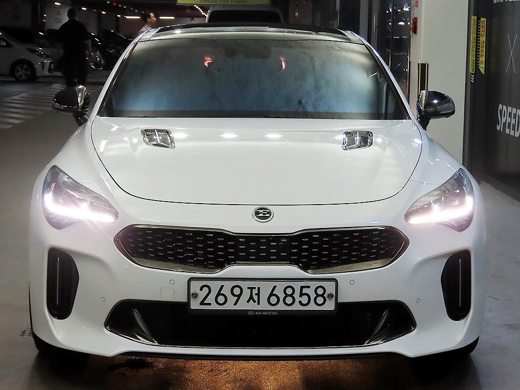 2020 Kia Stinger Gasoline Blanco - Miniatura 2
