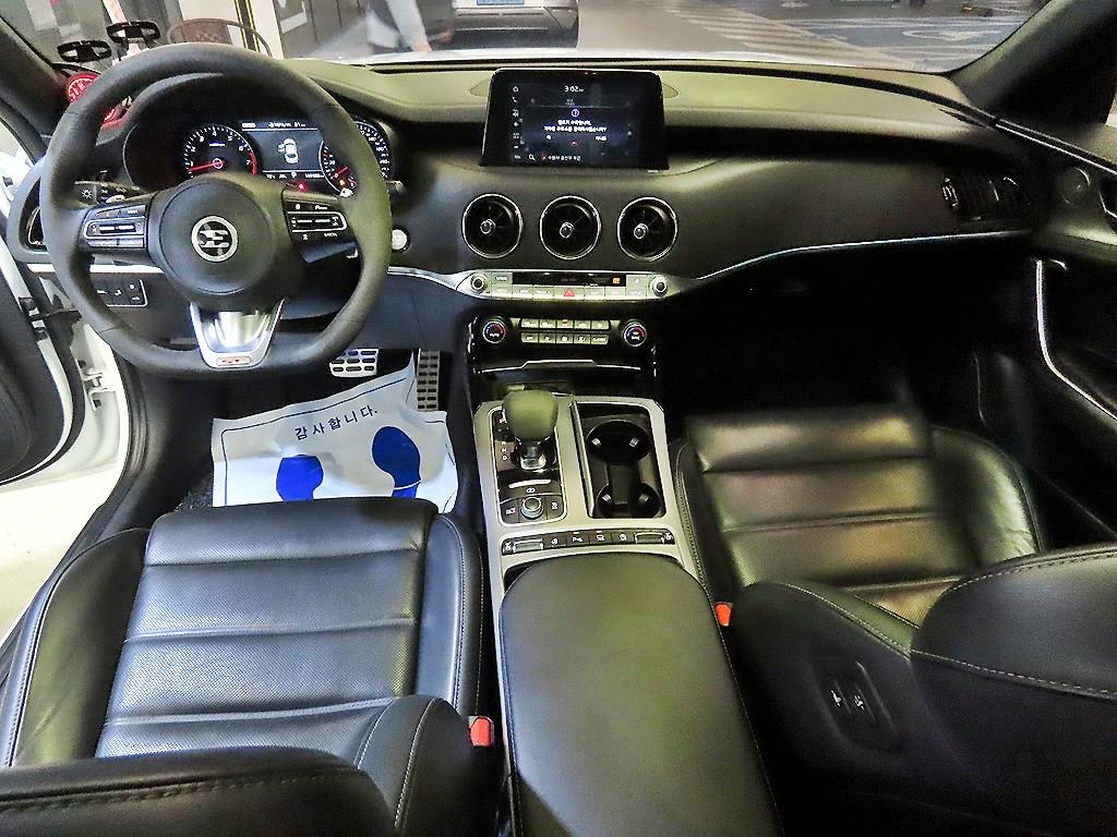 2020 Kia Stinger Gasoline Blanco - Miniatura 9