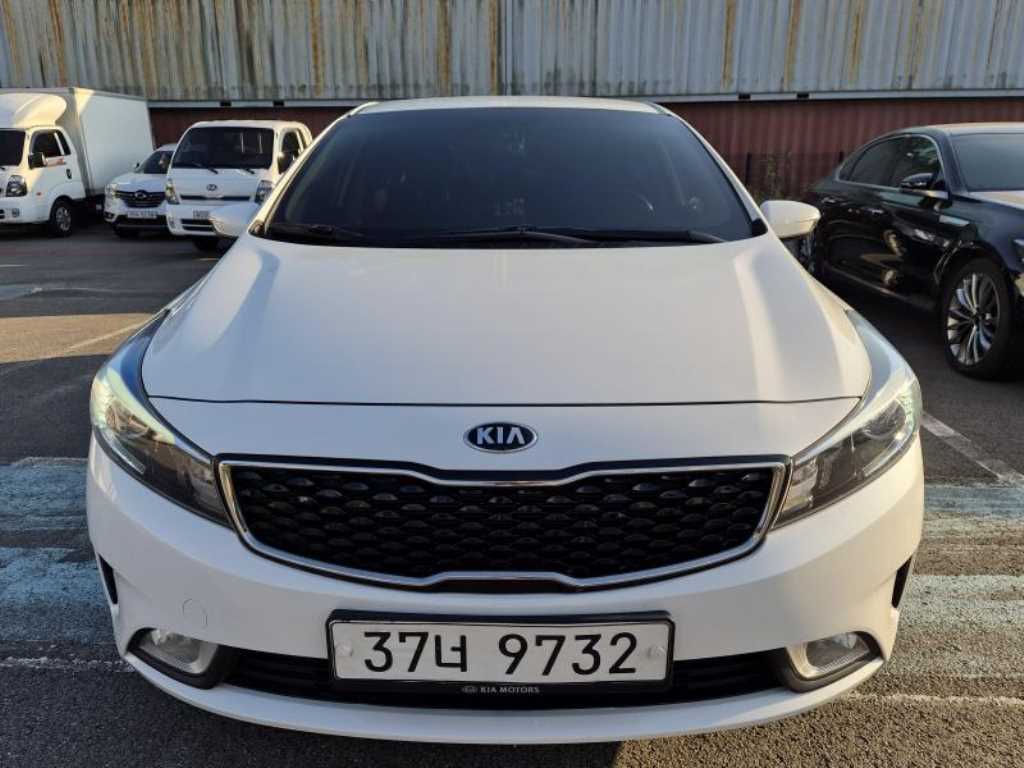2018 Kia K3 1.6 Blanco - Imagen 1