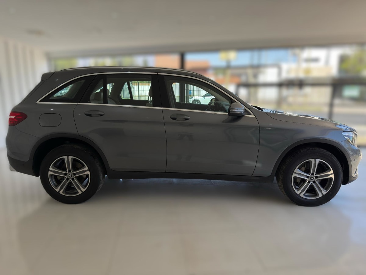 2018 Mercedes-Benz GLC 220D 4MATIC 2.1 AUT Gris - Miniatura 4
