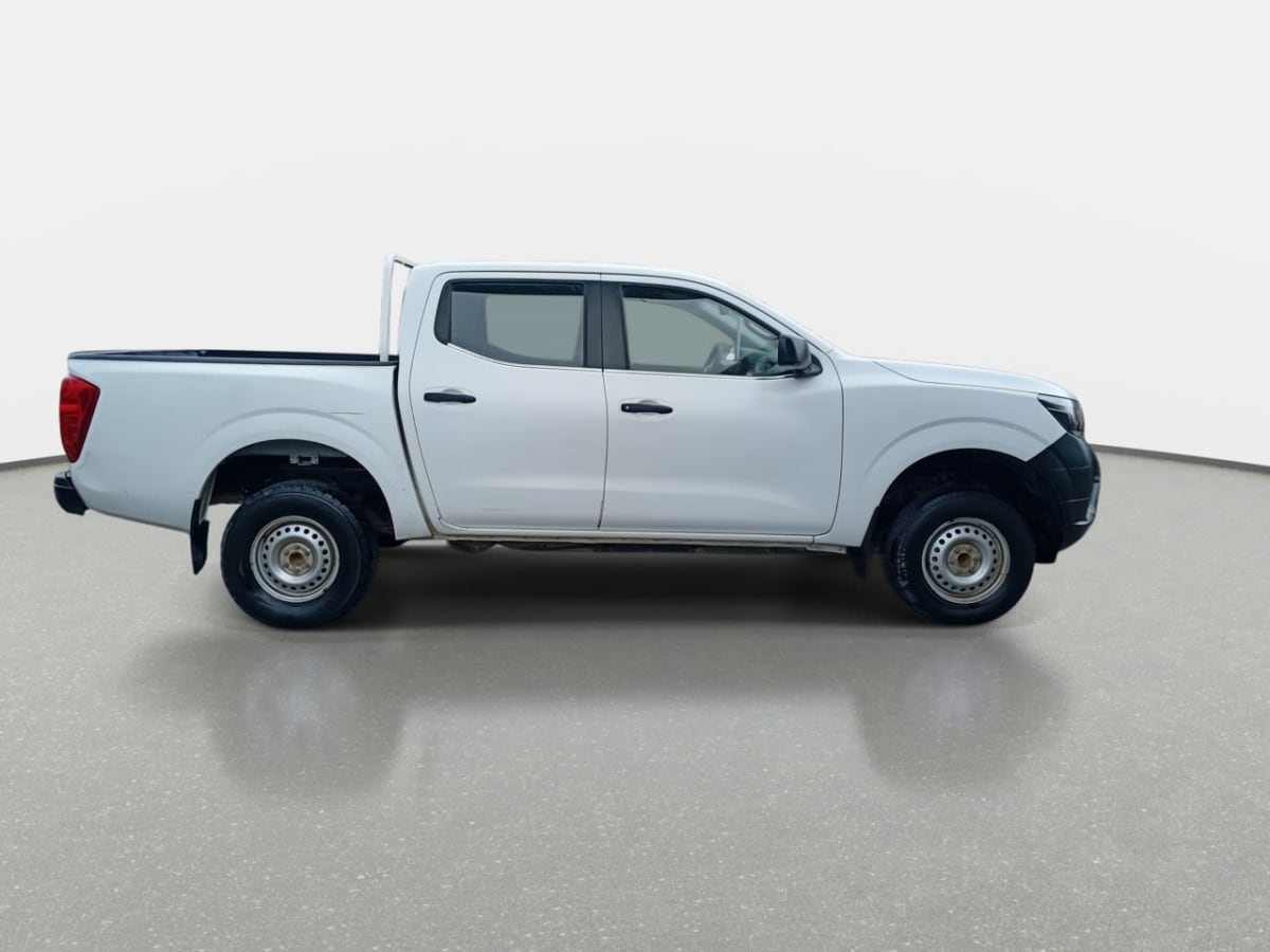2018 NISSAN NP300 2.5 Blanco - Miniatura 9