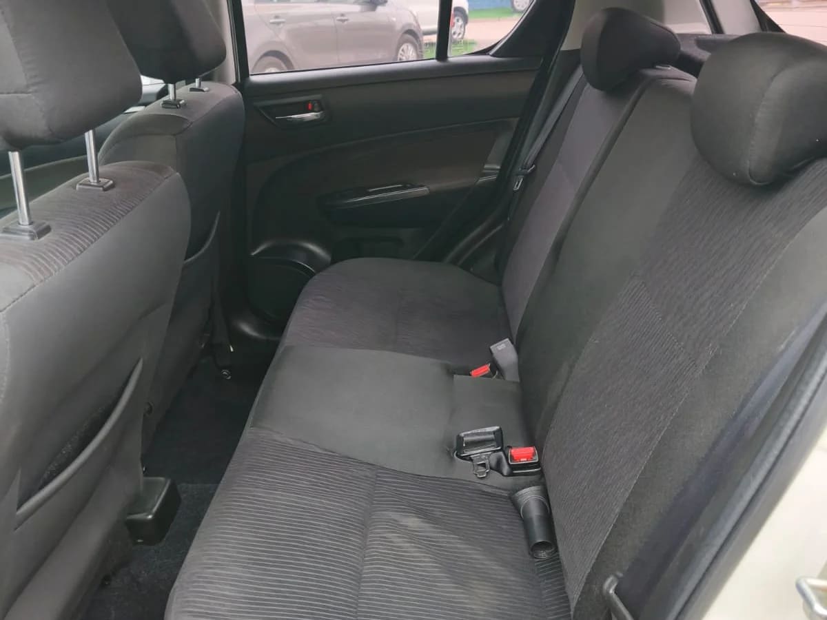 2017 Suzuki Swift 1.2 Blanco - Miniatura 10