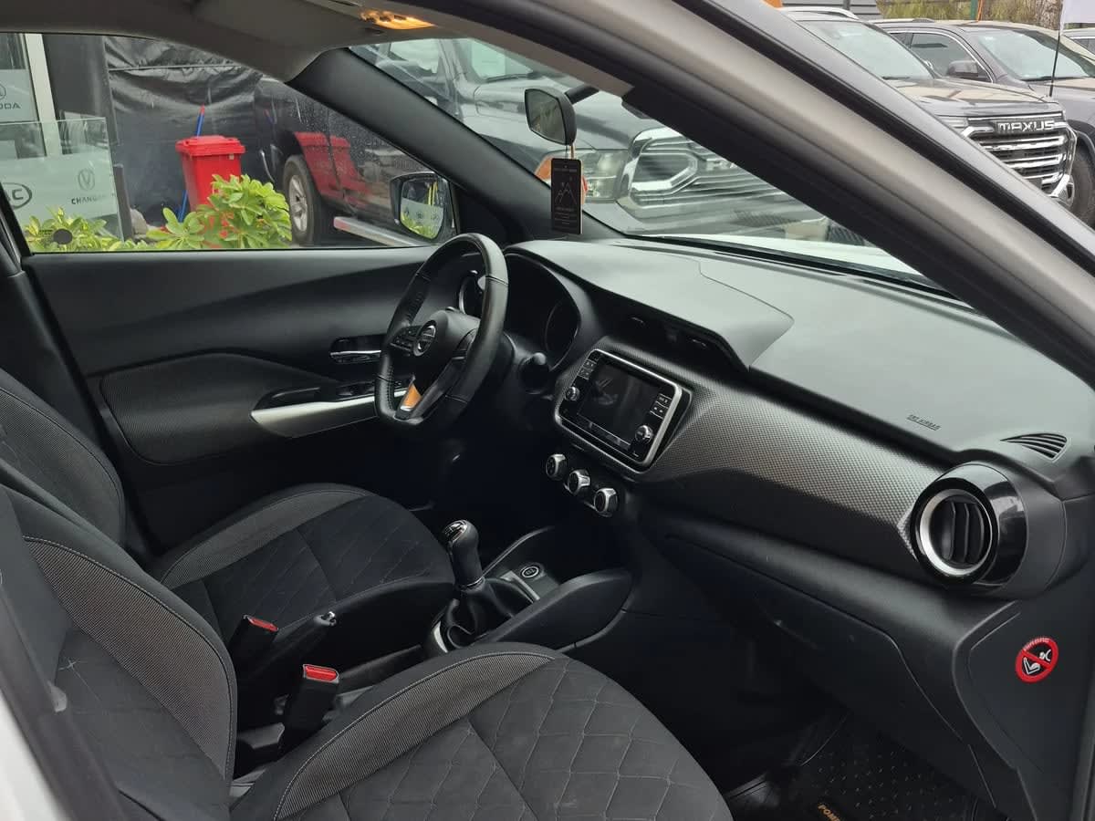 2020 Nissan Kicks 1.6 Blanco - Miniatura 9