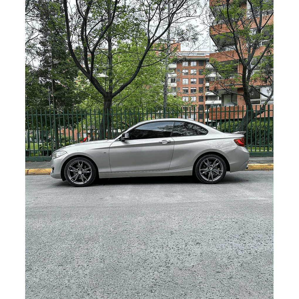 2015 BMW 220I 2.0 - Miniatura 10