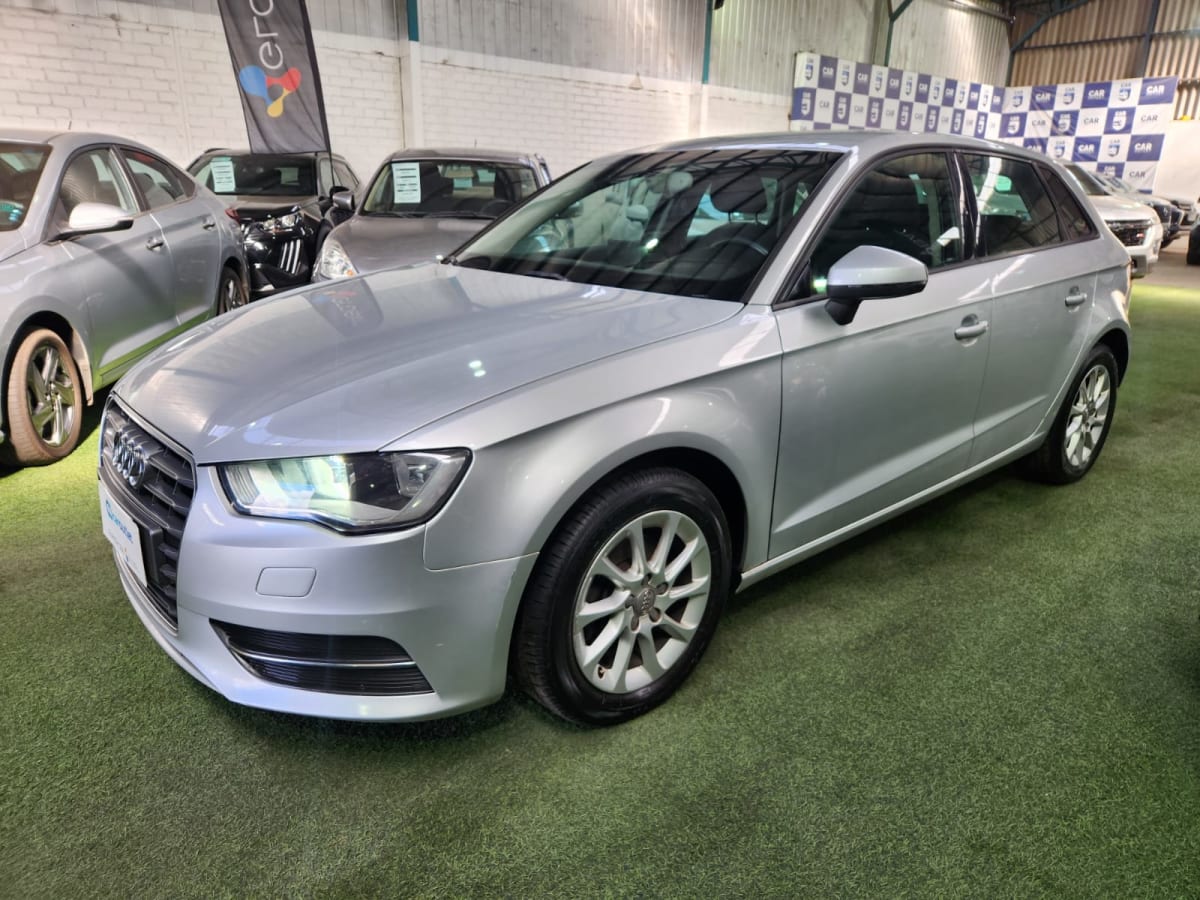2014 Audi A3 Attraction 1.2 Plata - Imagen 1