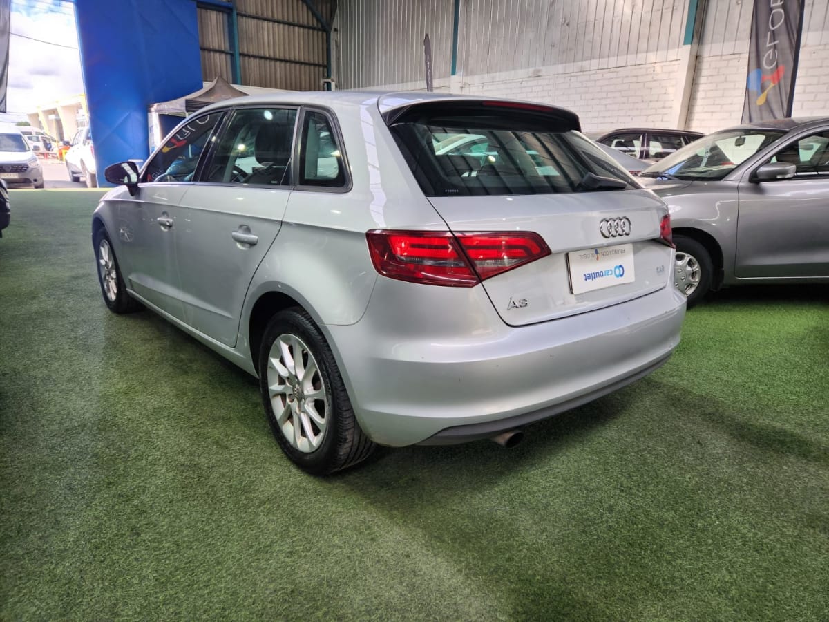 2014 Audi A3 Attraction 1.2 Plata - Miniatura 2