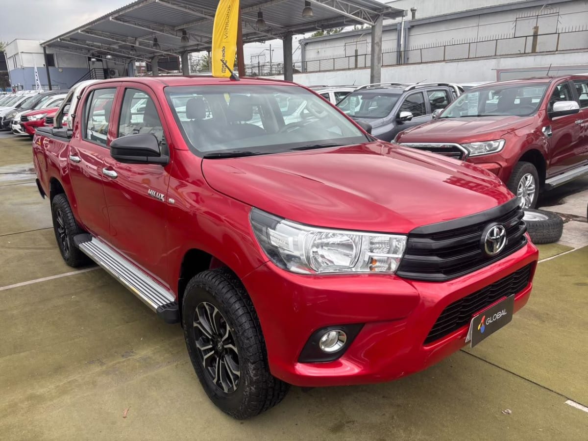 2024 Toyota HILUX 4X4 2.4 MT Rojo - Miniatura 3