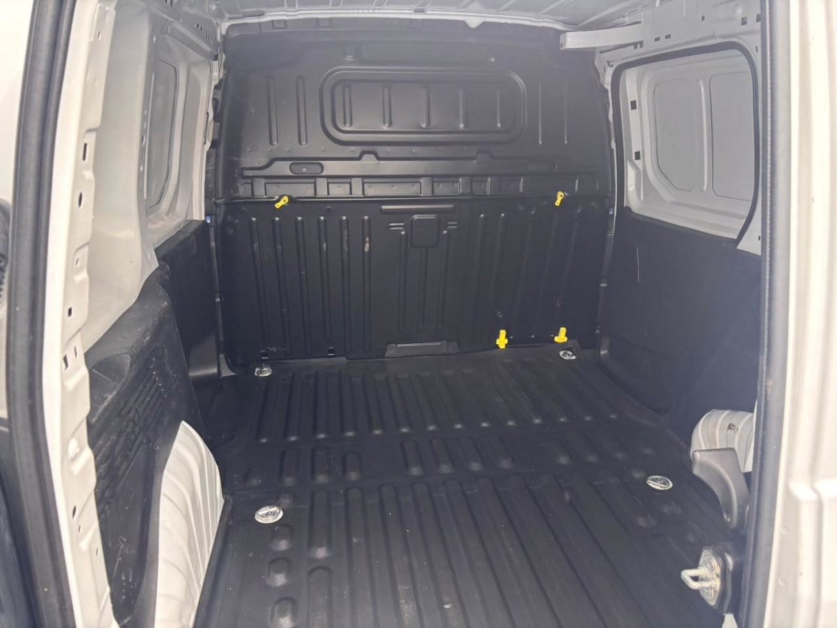 2024 Citroën Berlingo - Miniatura 9