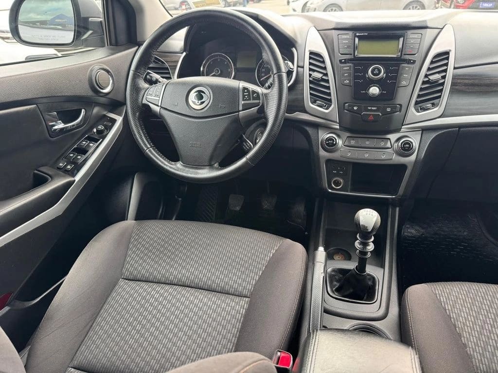 2015 SsangYong KORANDO XDI - Miniatura 8