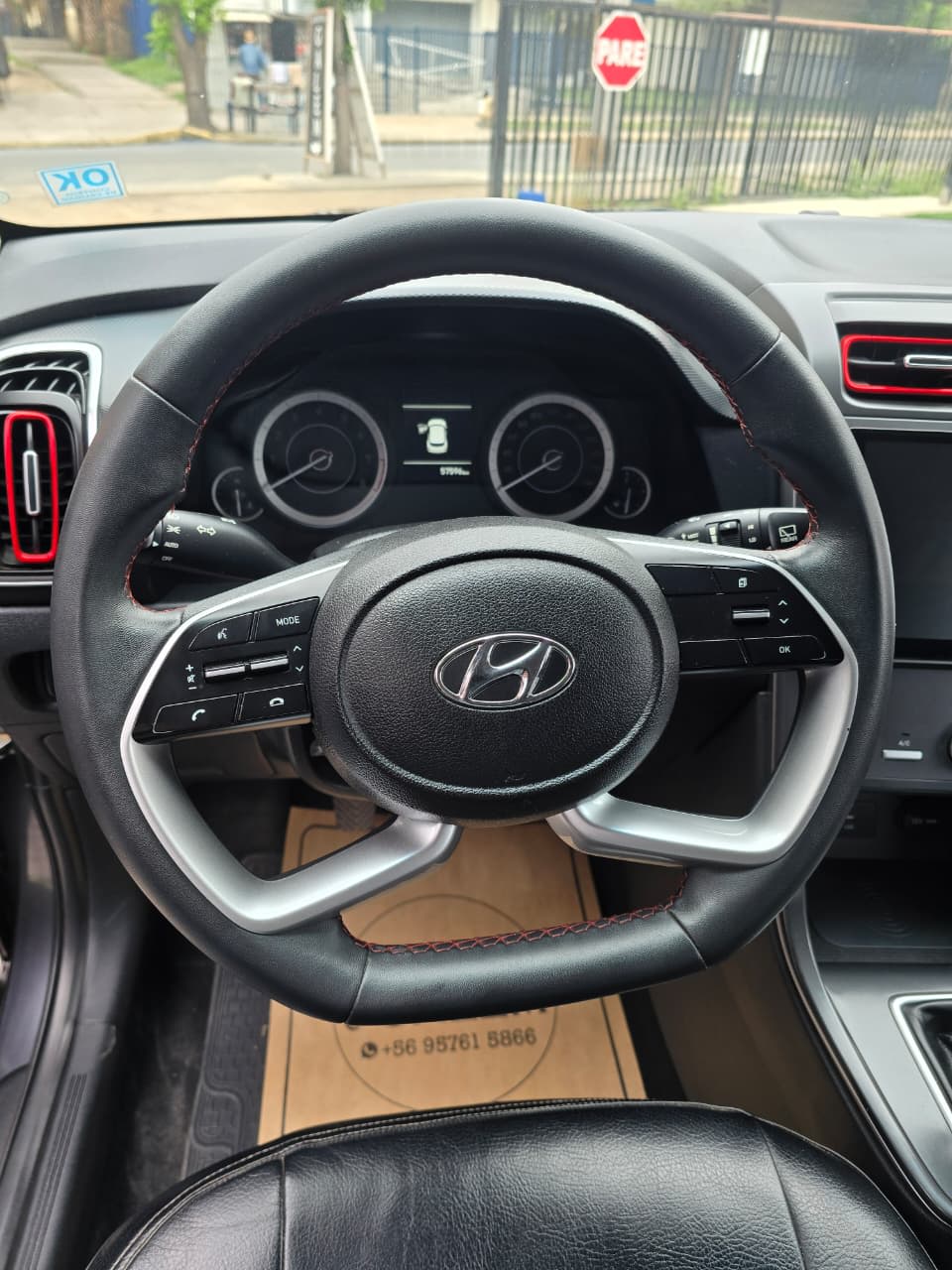 2022 Hyundai Creta Gris - Miniatura 7
