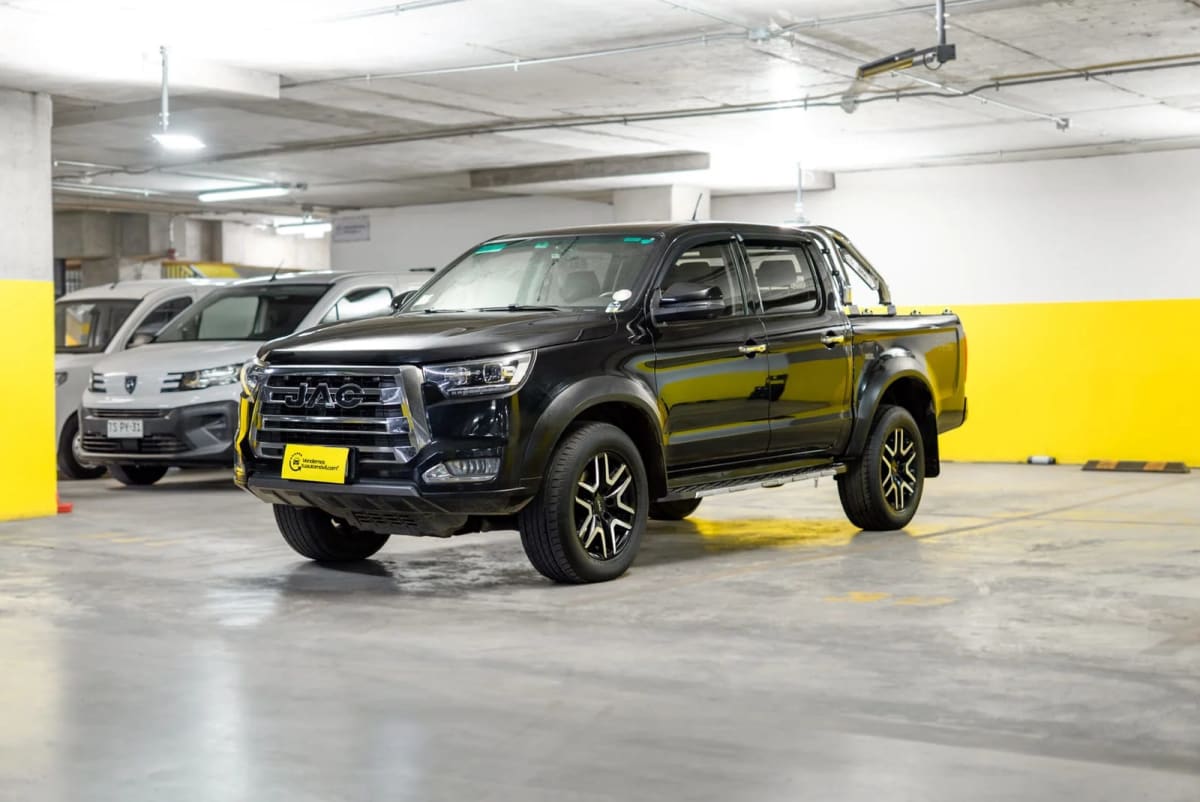 2021 Jac T8 XE Negro - Miniatura 3