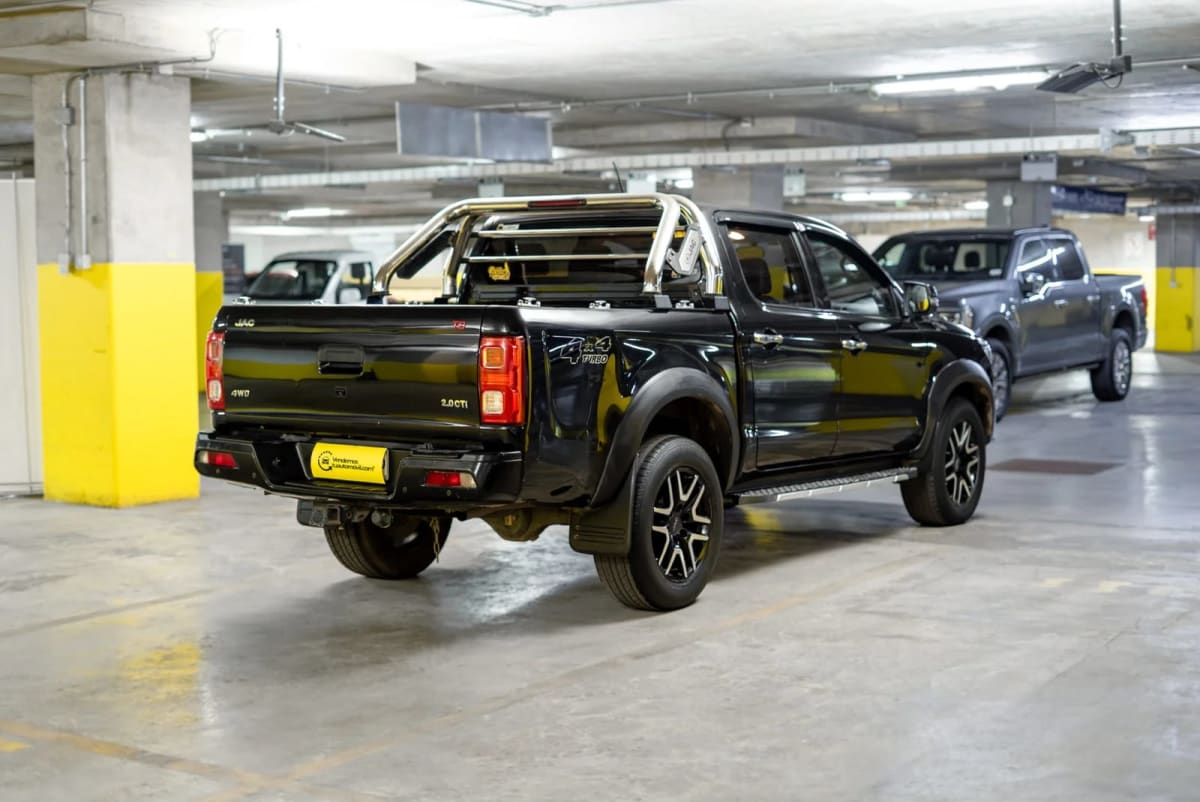 2021 Jac T8 XE Negro - Miniatura 4