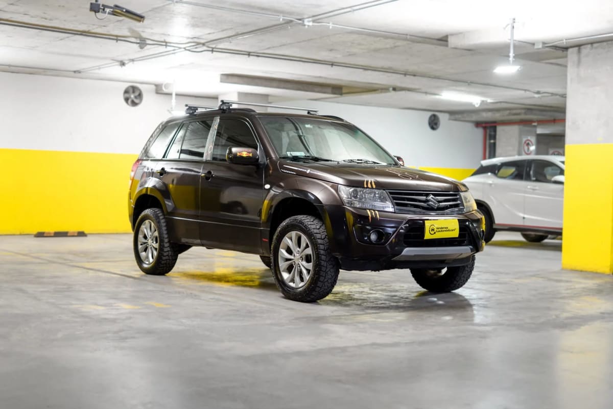 2016 Suzuki Grand Nomade GLX Dorado - Miniatura 6