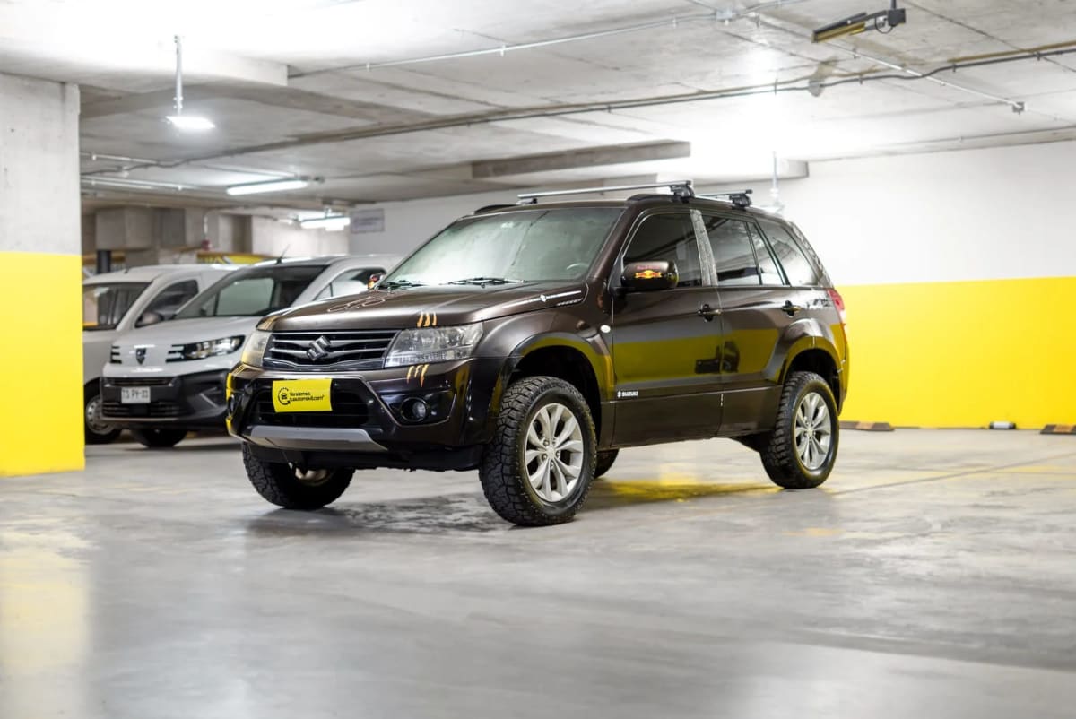 2016 Suzuki Grand Nomade GLX Dorado - Miniatura 7