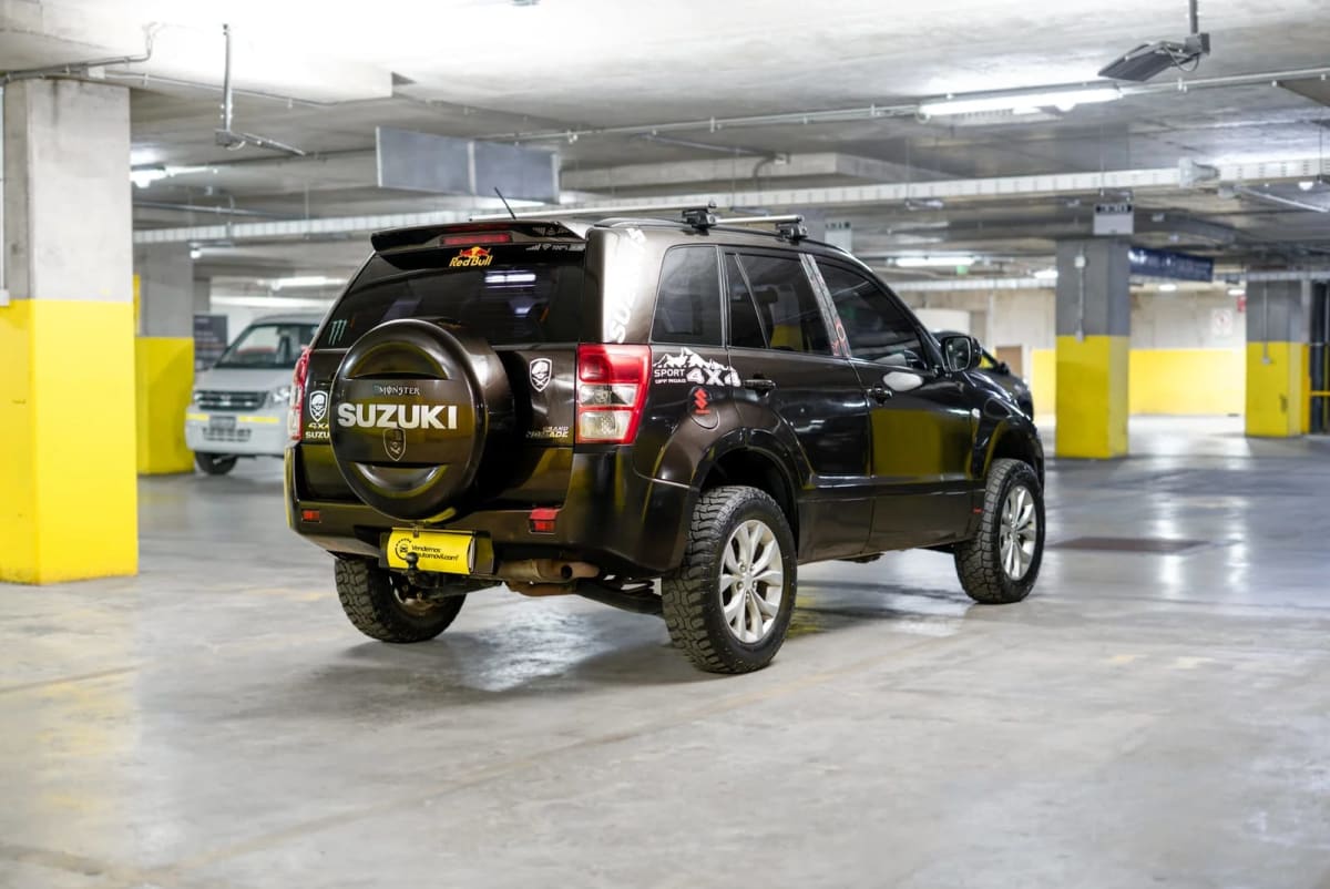 2016 Suzuki Grand Nomade GLX Dorado - Miniatura 8