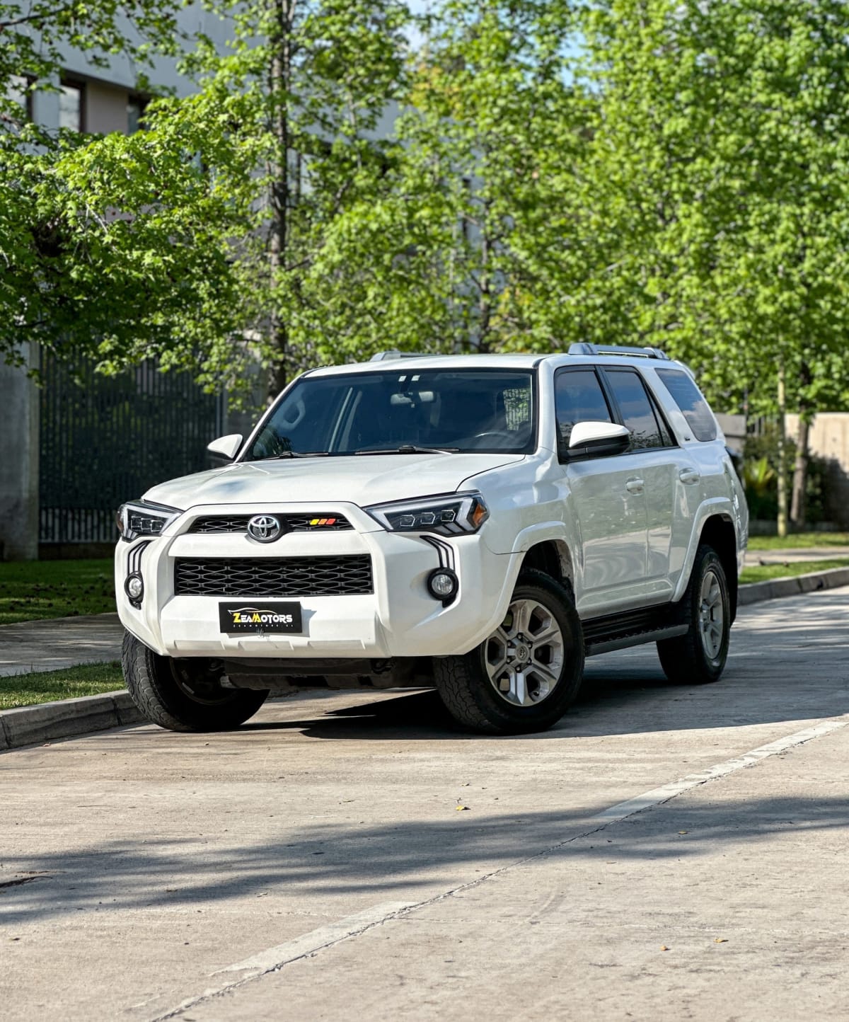 2020 Toyota 4RUNNER SR5 - Imagen 1