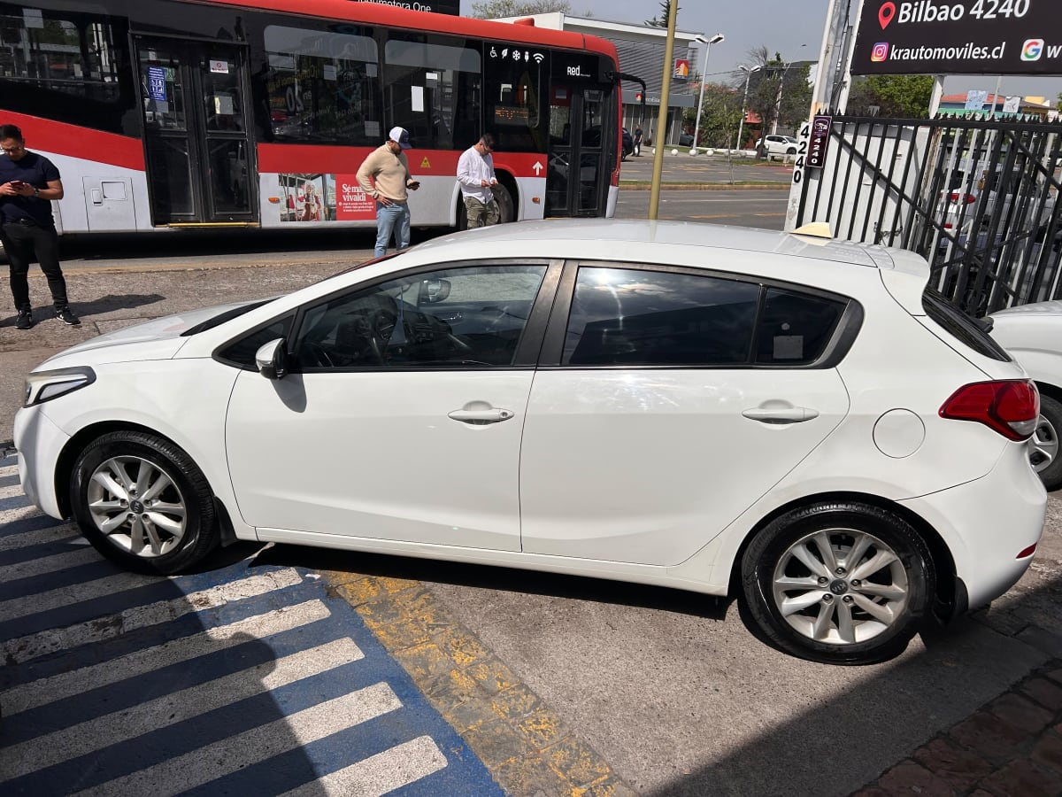 2019 Kia CERATO 5 - Miniatura 3