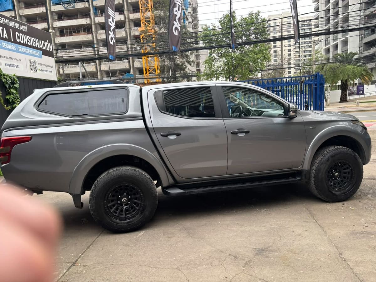 2017 Mitsubishi L200 2.4 - Miniatura 6