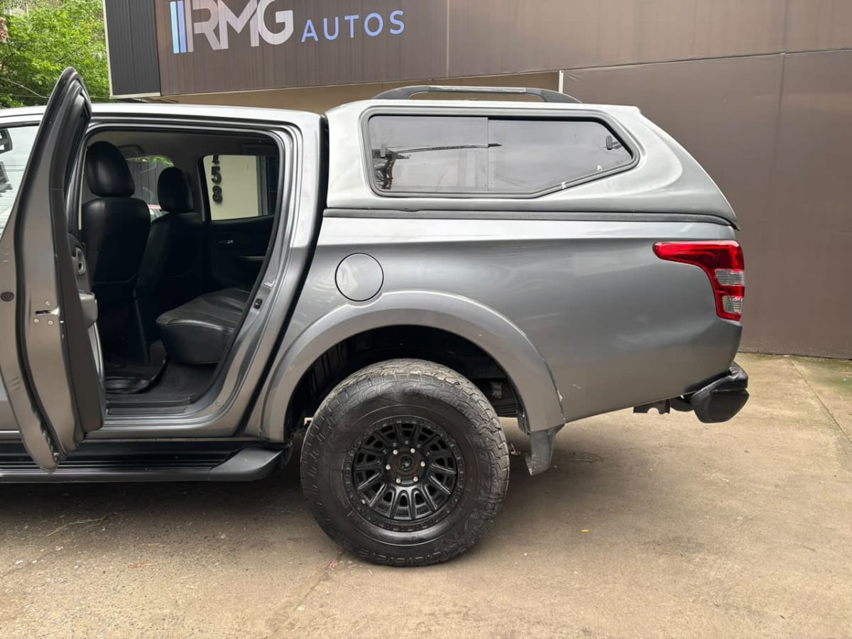 2017 Mitsubishi L200 2.4 - Miniatura 10