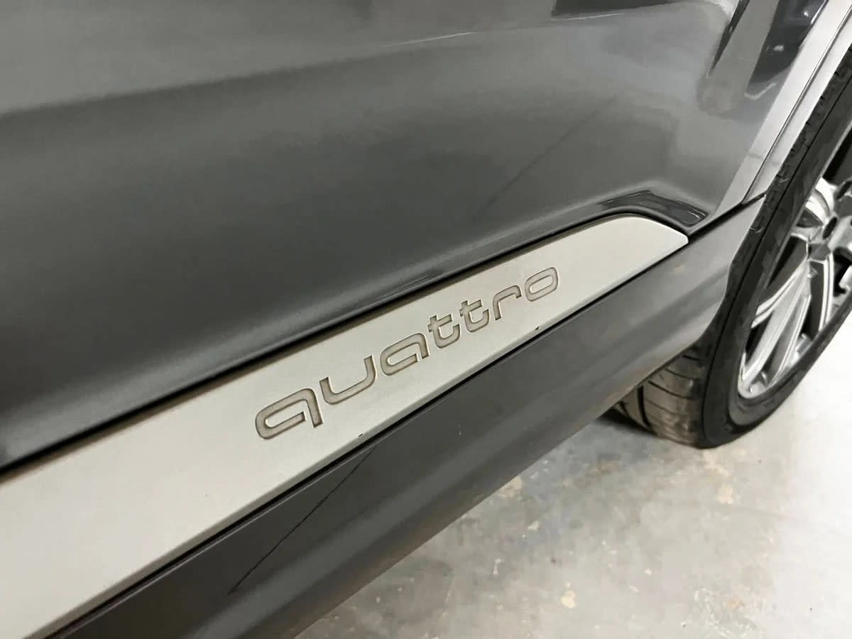 2020 Audi Q7 2.0 Gris - Miniatura 8